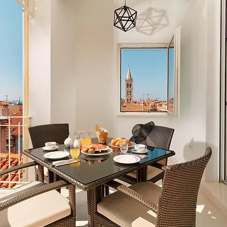 The Pearl Apartment *